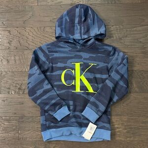 Calvin Klein Boys Navy and Blue Camo Hoodie with Neon Green CK Size 10 NWT